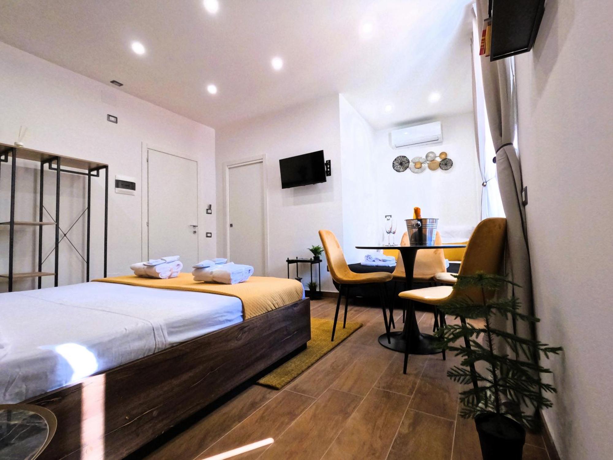 Blackwoody Contemporary Rooms - Napoli Centro Storico 외부 사진
