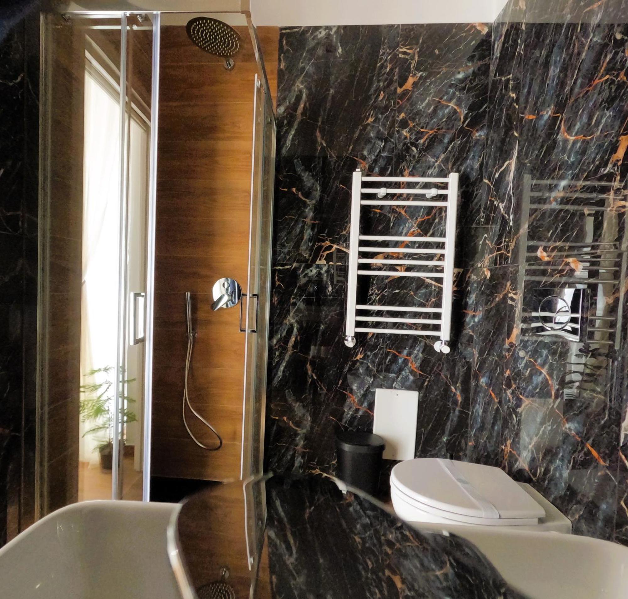 Blackwoody Contemporary Rooms - Napoli Centro Storico 외부 사진