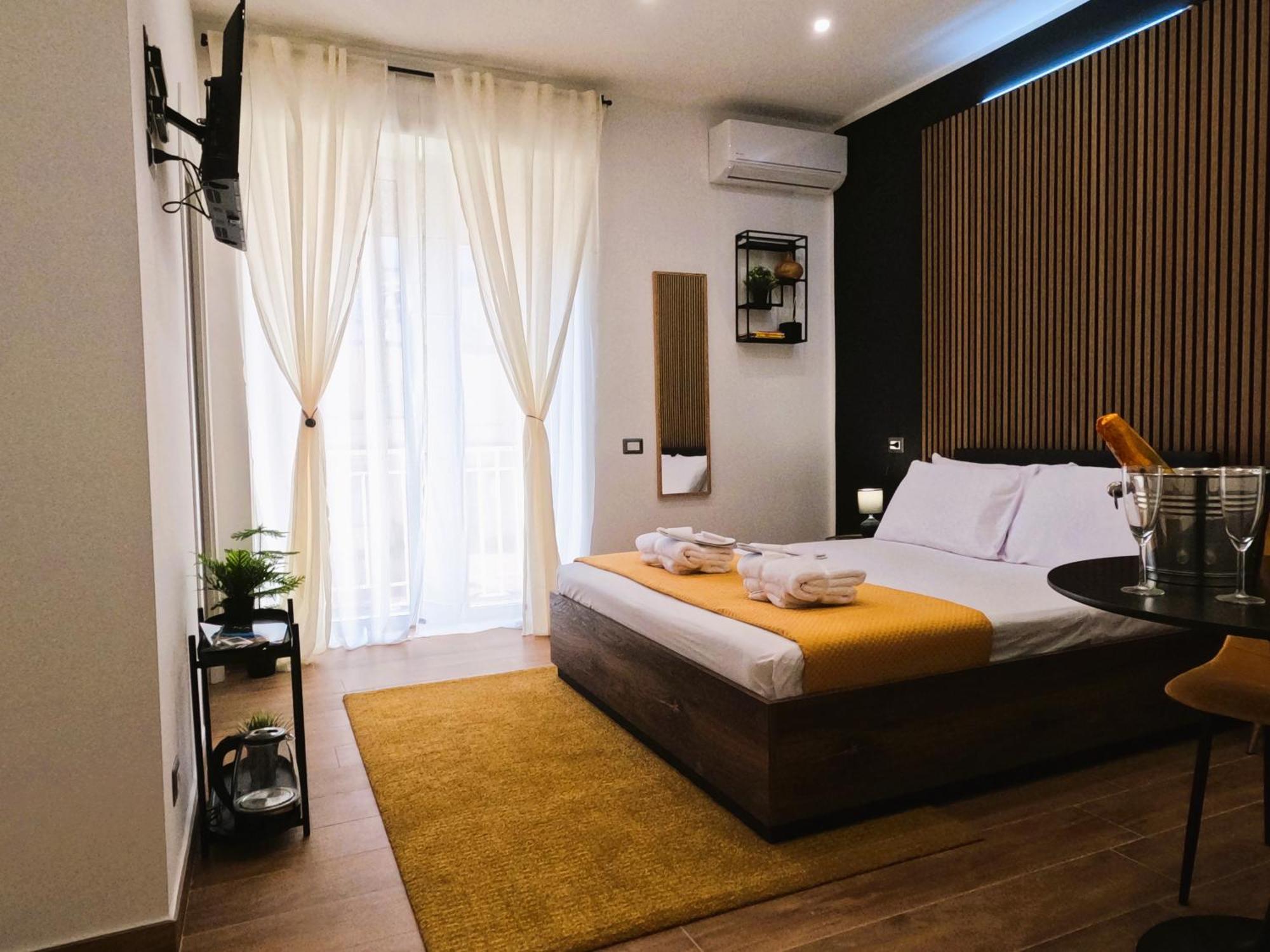 Blackwoody Contemporary Rooms - Napoli Centro Storico 외부 사진