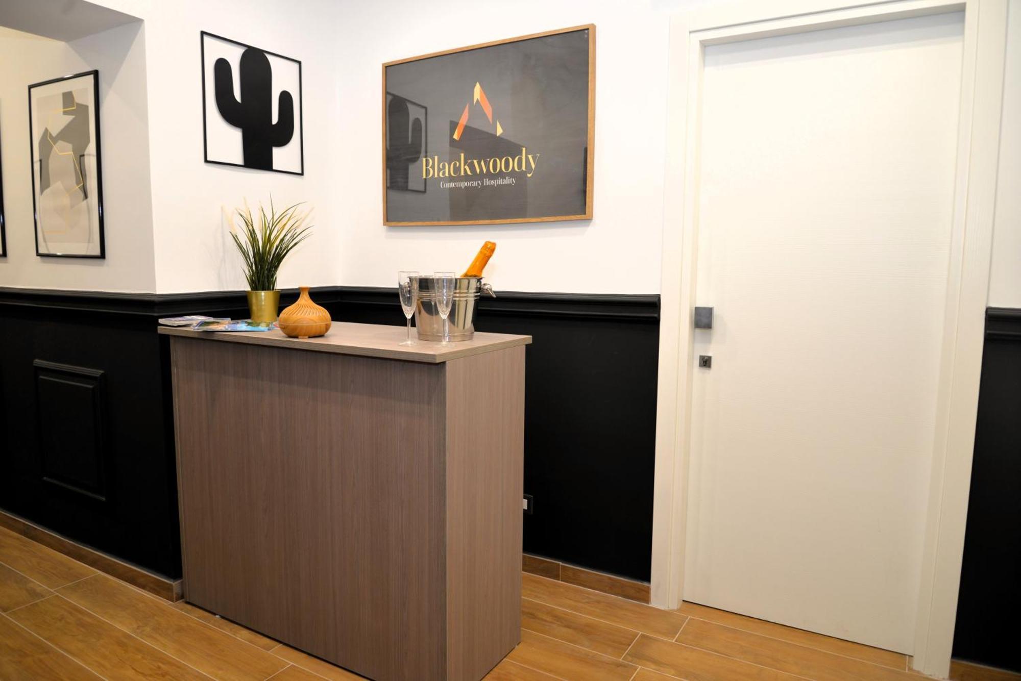Blackwoody Contemporary Rooms - Napoli Centro Storico 외부 사진